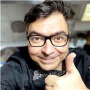 Director creativo de Barcelona con más de 20 años de experiencia  ofrece clases de diseño gráfico para adultos en remoto y presencial